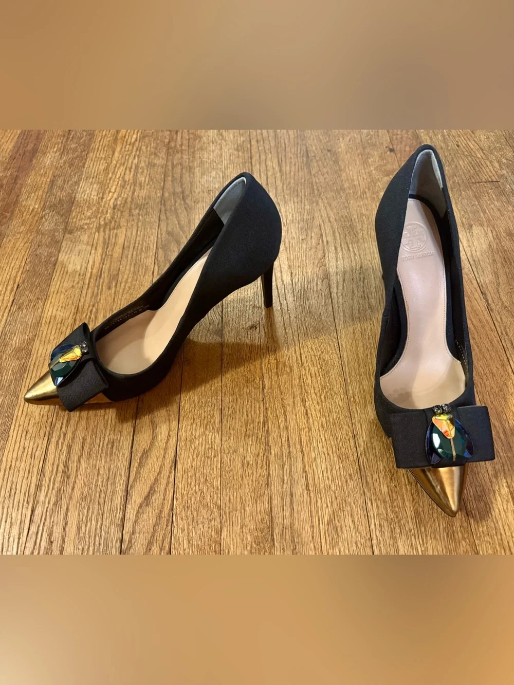 Tory Burch Black Pointed Toe Beetle Scarab Embellished Pumps - W9